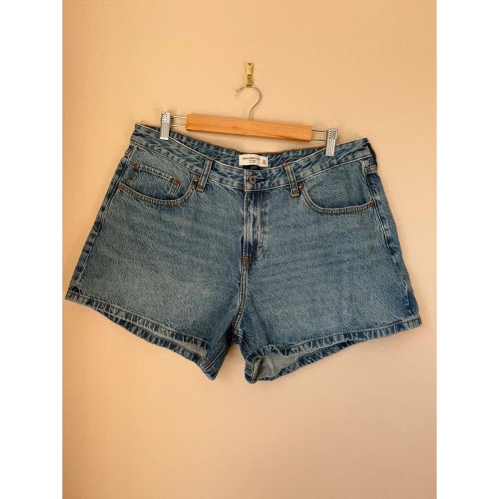 Abercrombie & Fitch The Baggy Low Rise Shorts Curve Love Size 32